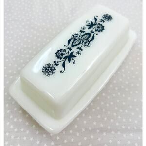 Pyrex Covered Butter Dish in Iconic "Old Town Blue" Pattern, Vintage, Perfect